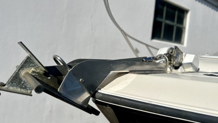 Monterey 235 Montura