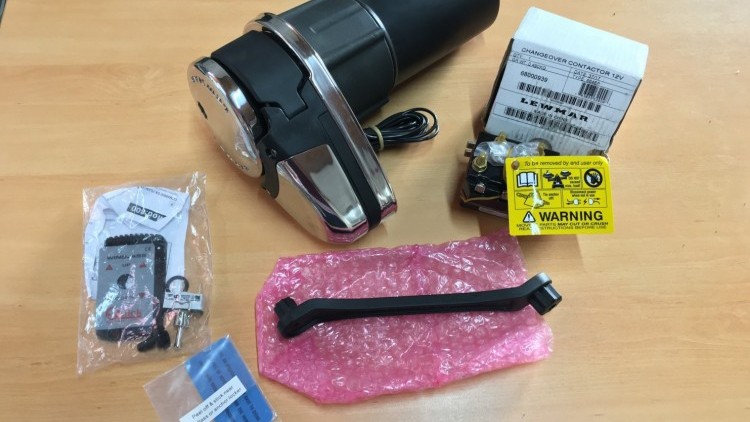 Guincho N&aacute;utico El&eacute;trico 12v para Ancora VX1L GO 800 Lewmar Vertical