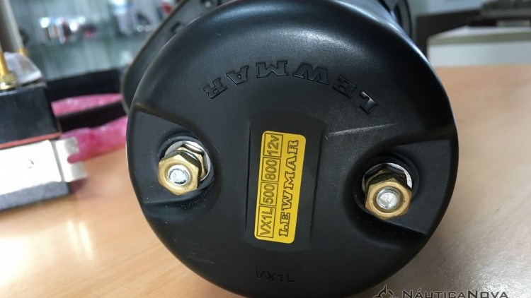 Guincho N&aacute;utico El&eacute;trico 12v para Ancora VX1L GO 800 Lewmar Vertical