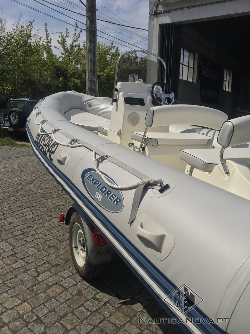 Bombard Explorer SB 640 Barco de Recreio NáuticaNova